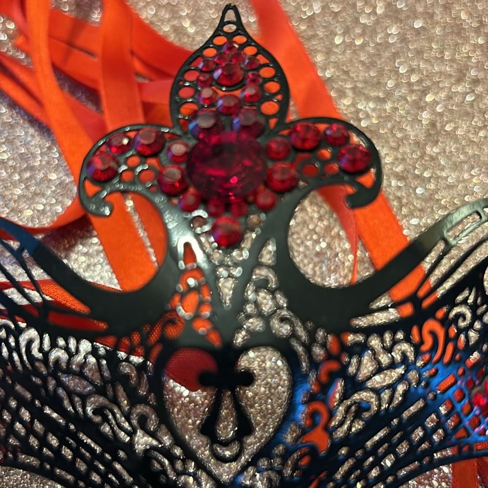Masquerade Mask - Picture 2 of 3